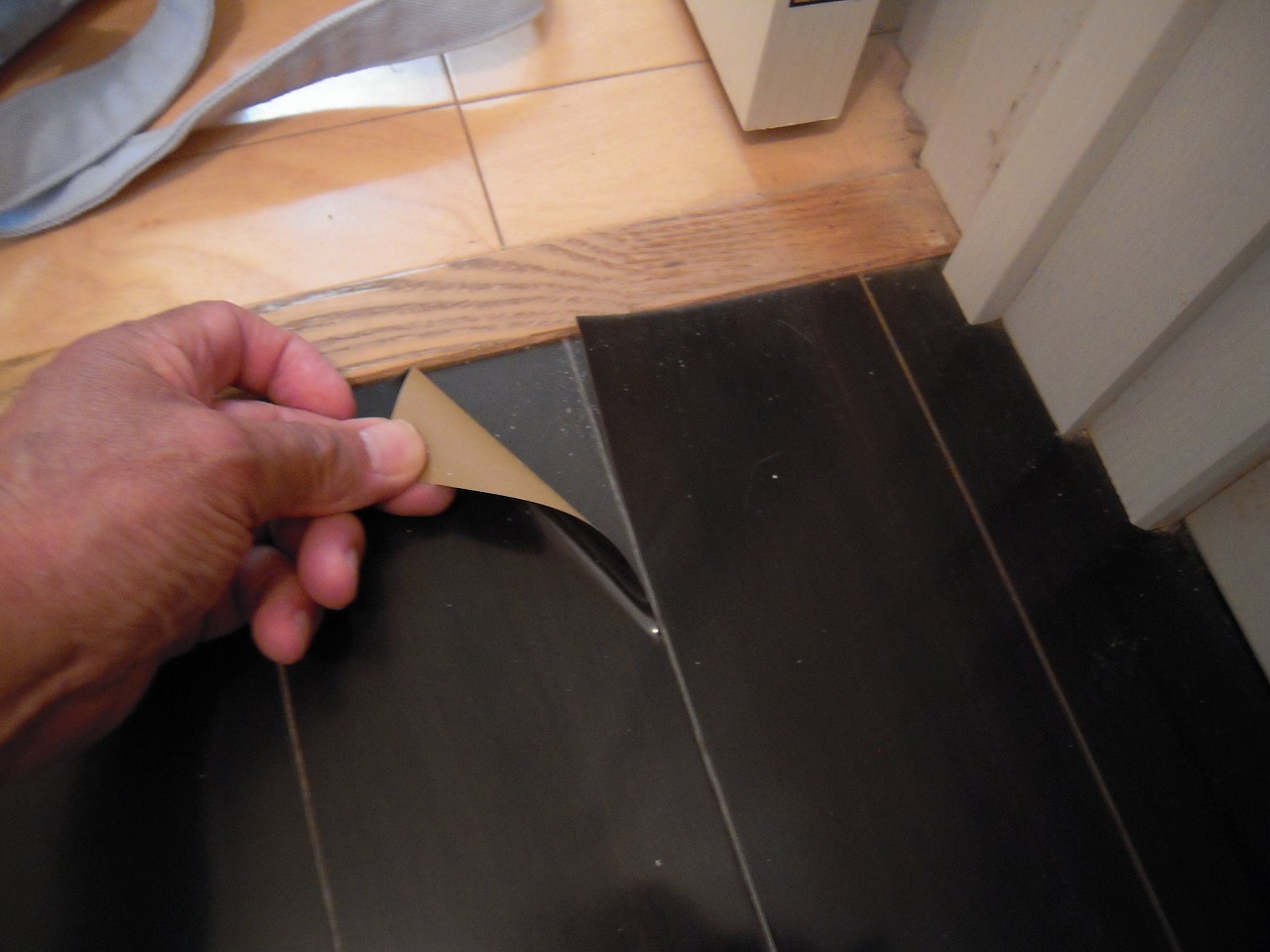 強化フィルムから覗くMDF