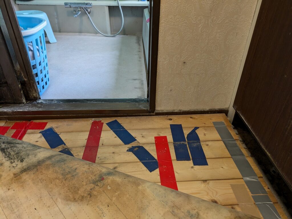 水漏れで傷んだ床の下地