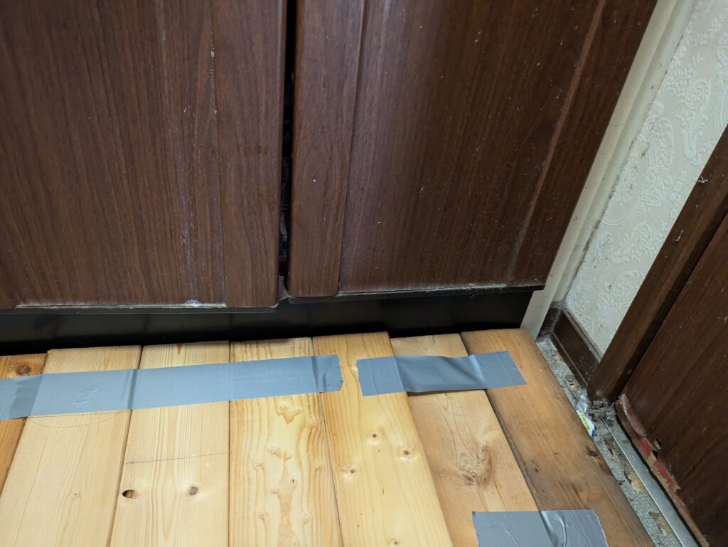 水が染みこんだ下地