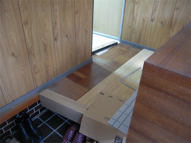 フローリングの増し張り