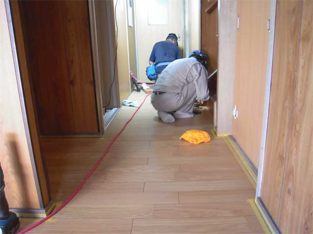 マスキングテープによる養生