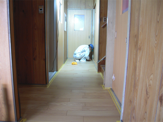 マスキングテープでの養生終了