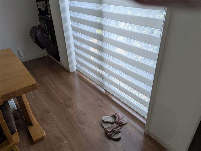 掃き出し窓部分のフローリング