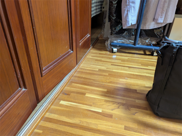 点検で敷居の高さを調査