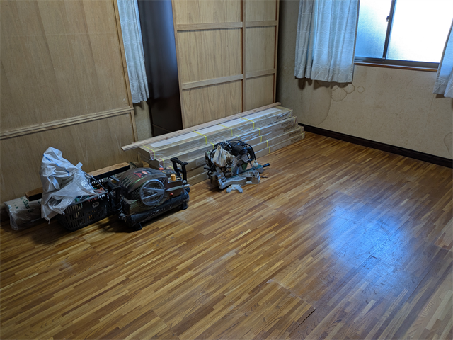床リフォームの工具搬入