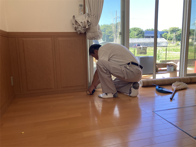 クッションフロア敷設前の床の計測