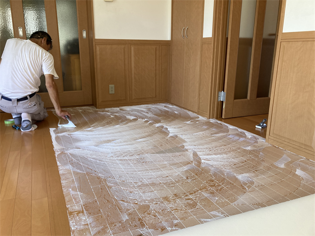 接着材の塗布完了