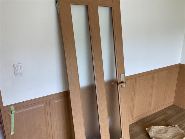 クッションフロアのために外した建具