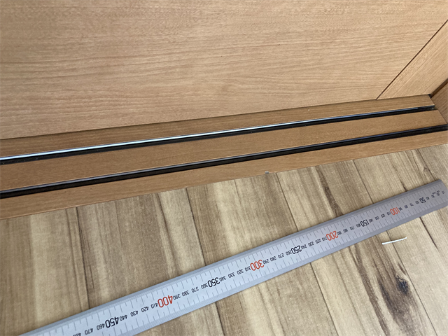 引き戸レール部分の納まり（クッションフロアカット）