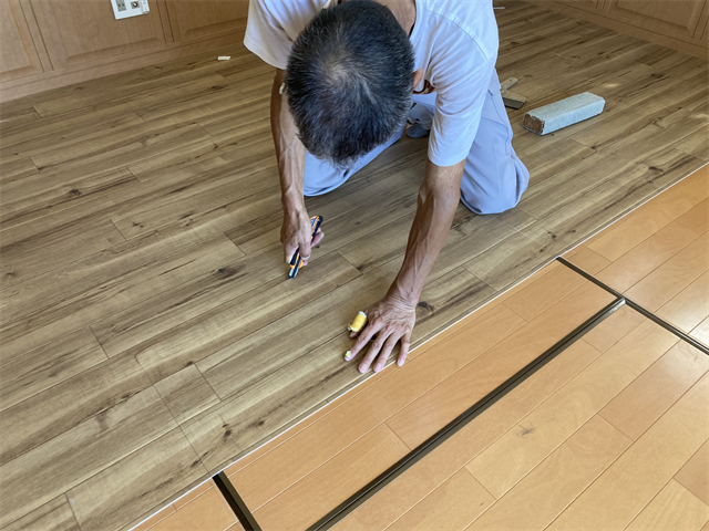 掘りごたつの蓋部分のカット