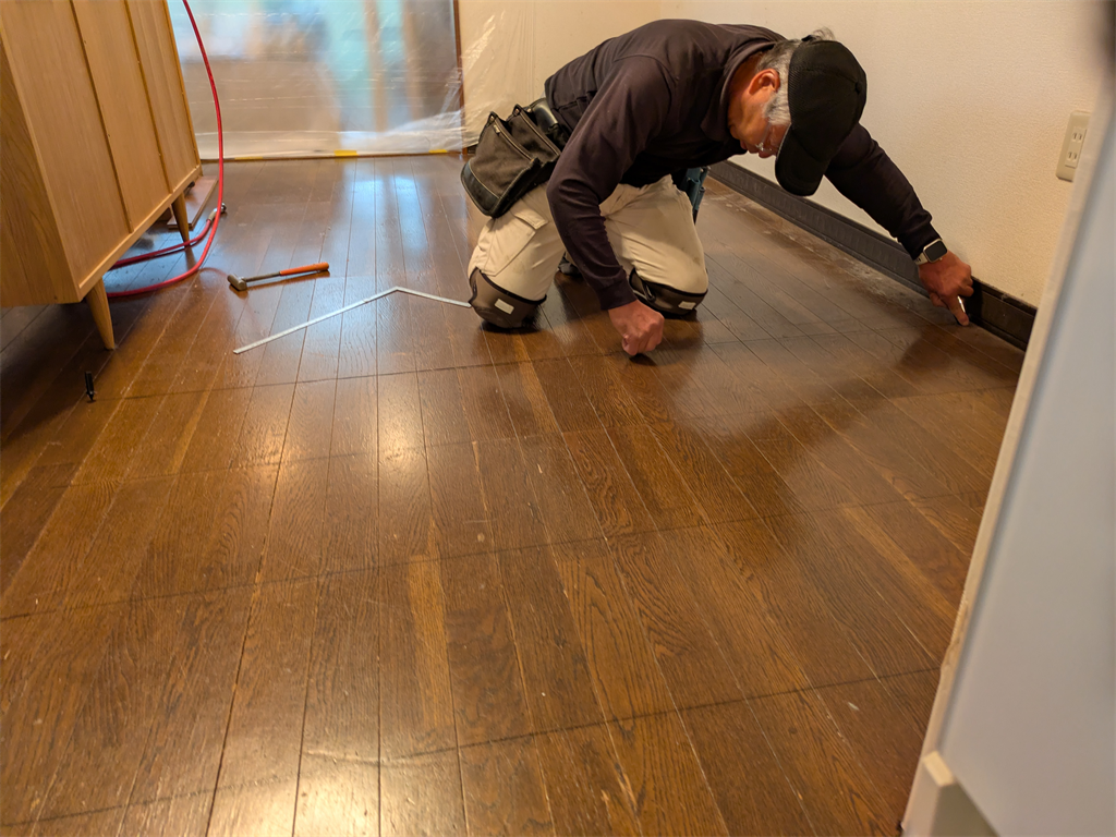 ビスの増し打ち前の墨打ち