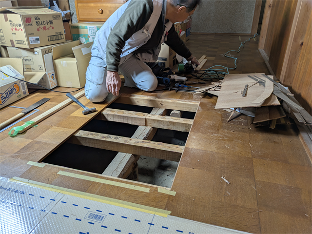 フローリング撤去後の床下