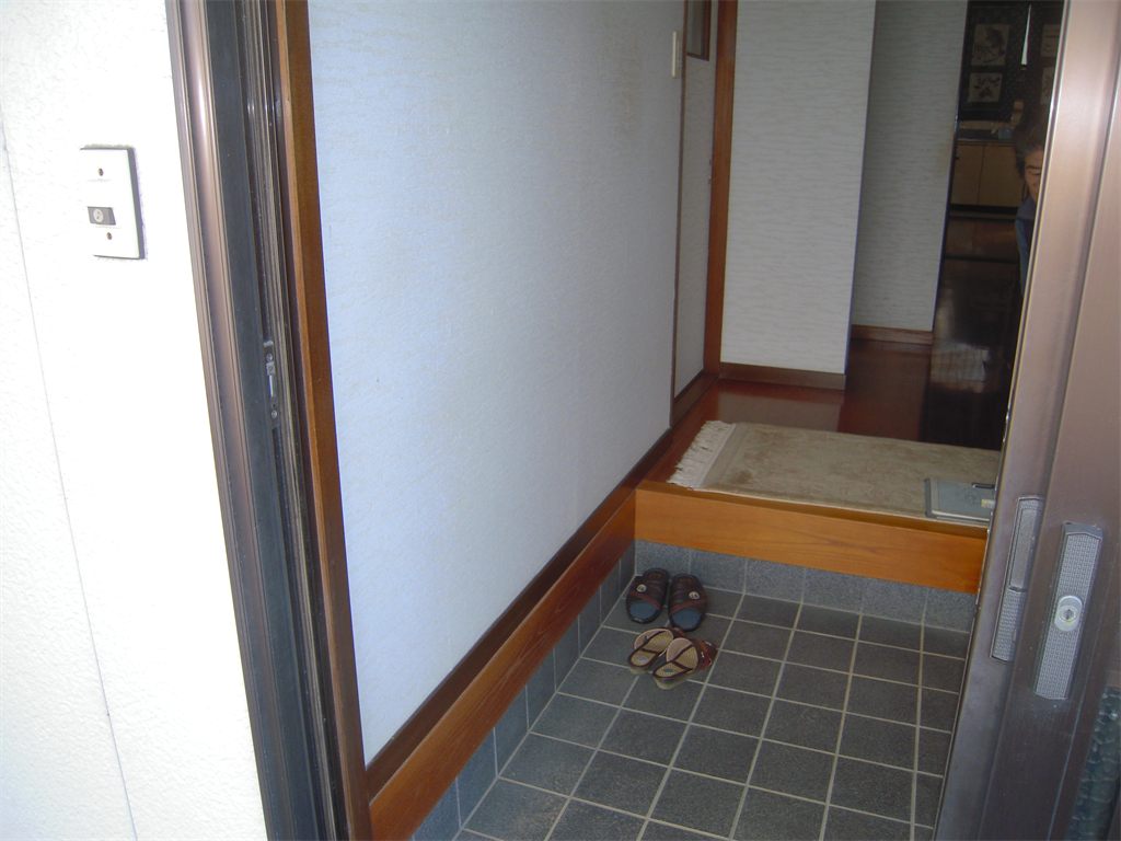 段差解消前の玄関