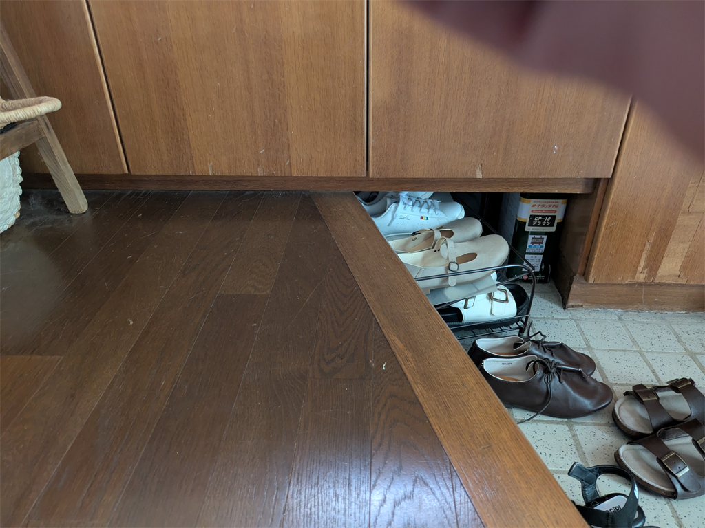 床と玄関框の段差
