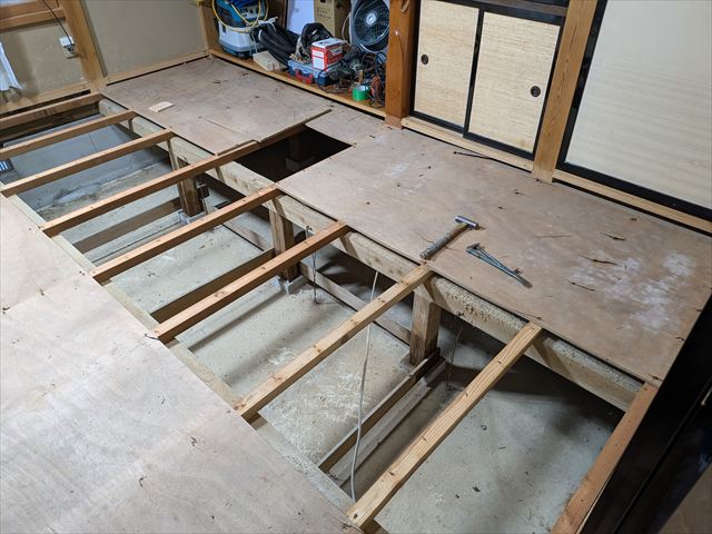 築年数の古い建物の床組み