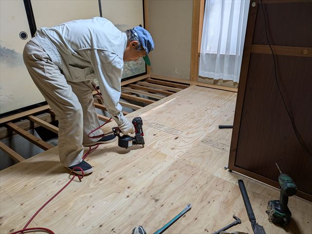 根太への釘打ち