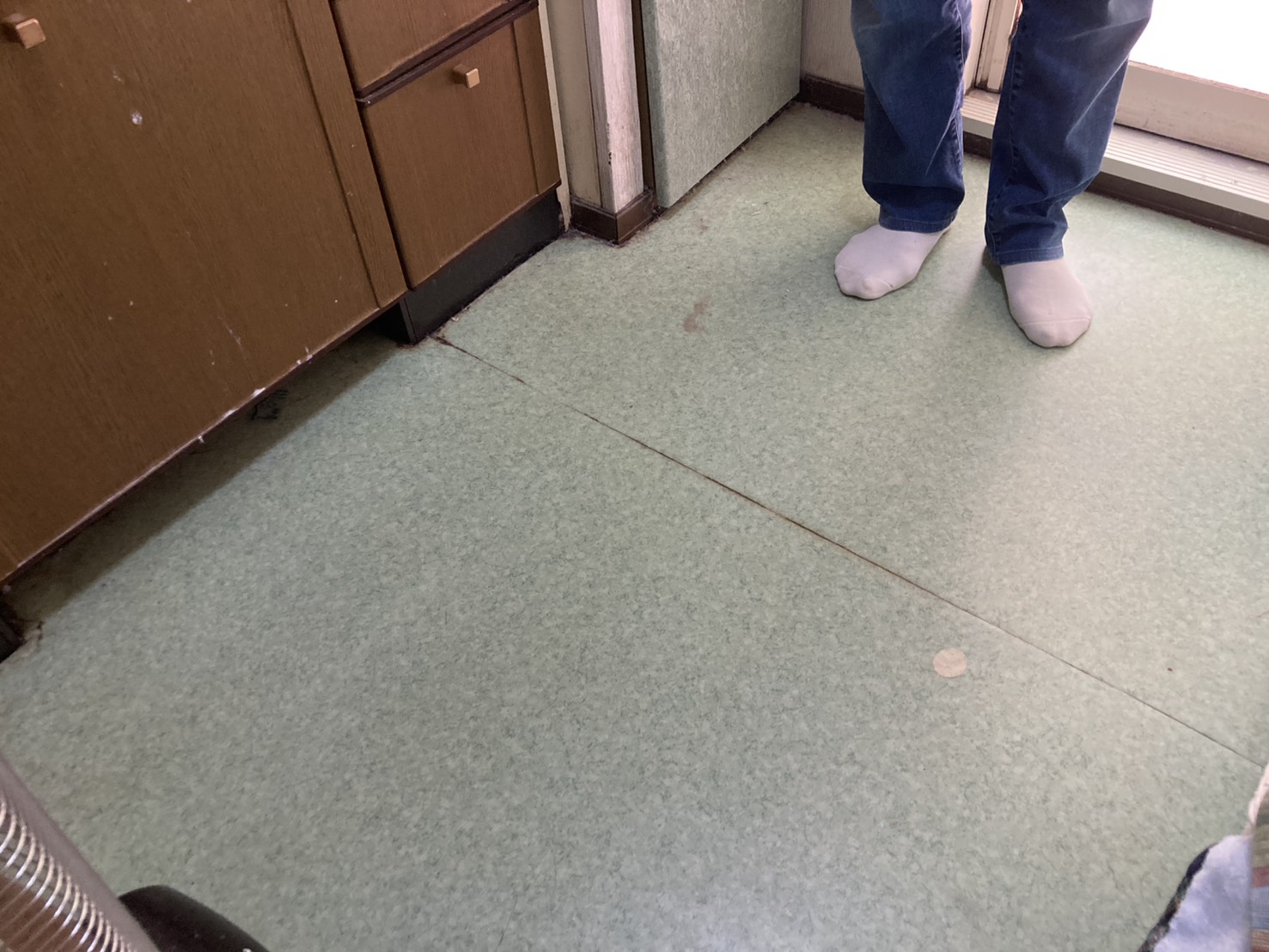 ぶかぶかする洗面脱衣所の床