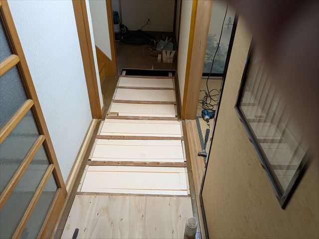 廊下の床下断熱