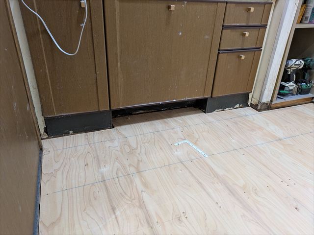 下地合板の敷設完了