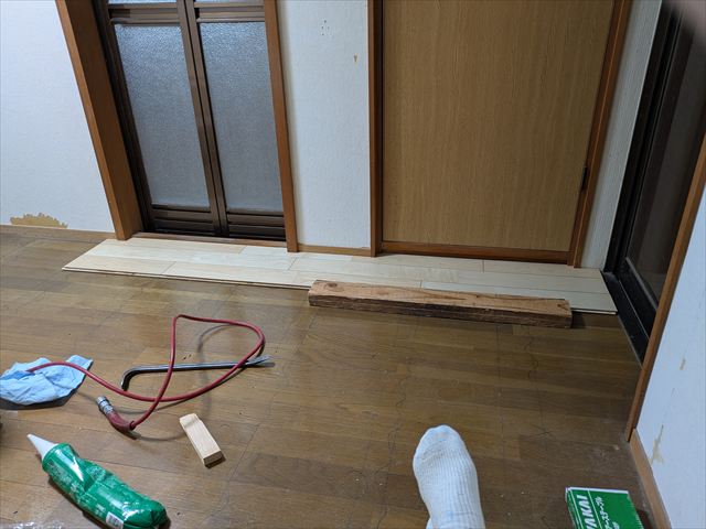 フローリング増し張り二枚目